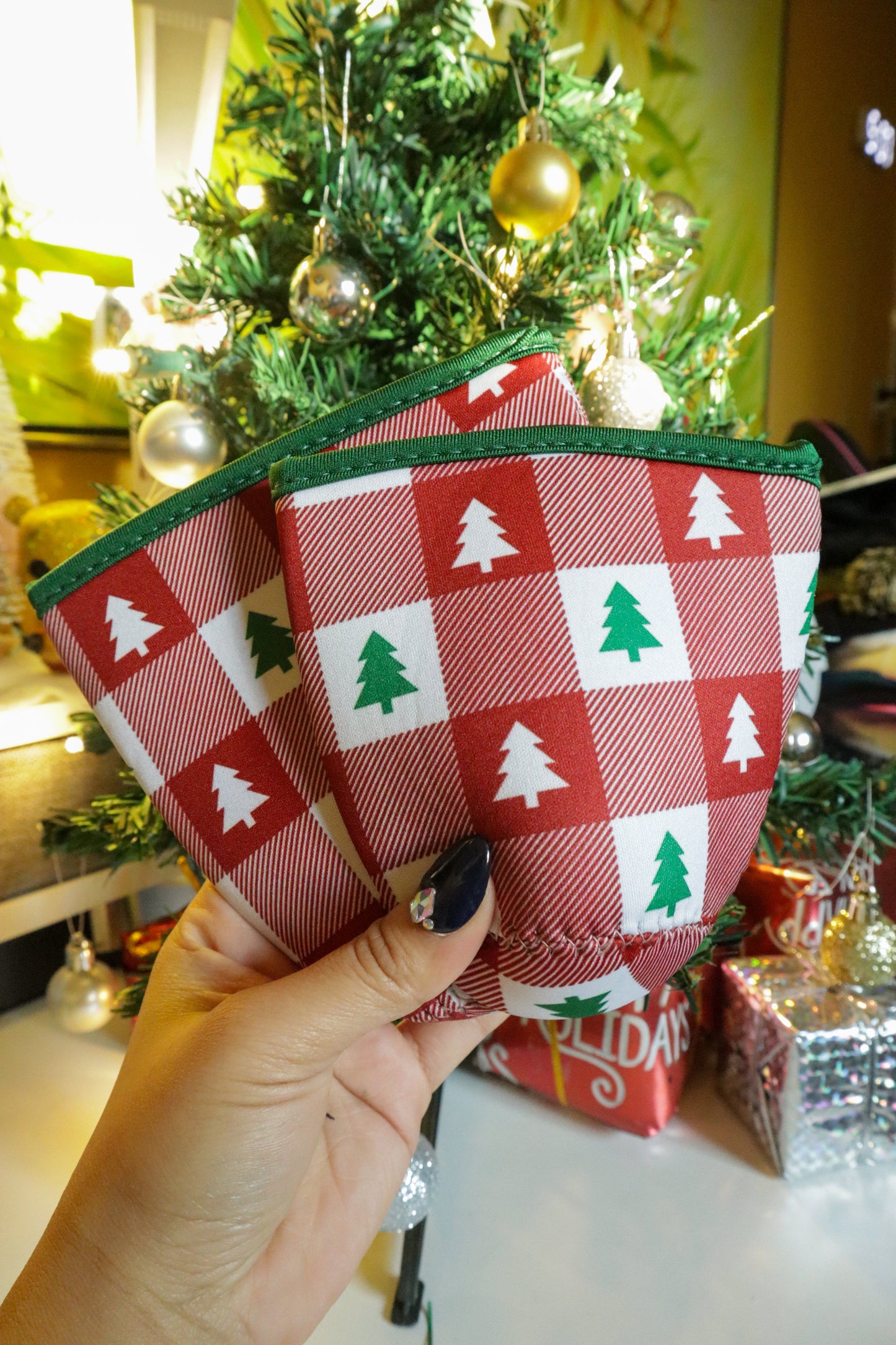 RED AND GREEN CHRISTMAS PATTERN CUP SLEEVE